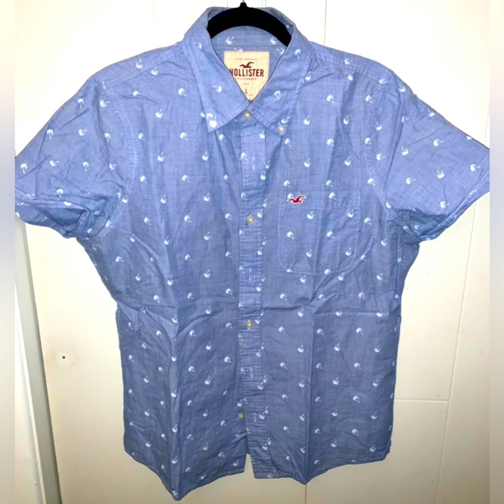 HOLLISTER SHORT SLEEVES DRESS SHIRT WITH PALM TREE PRINTS